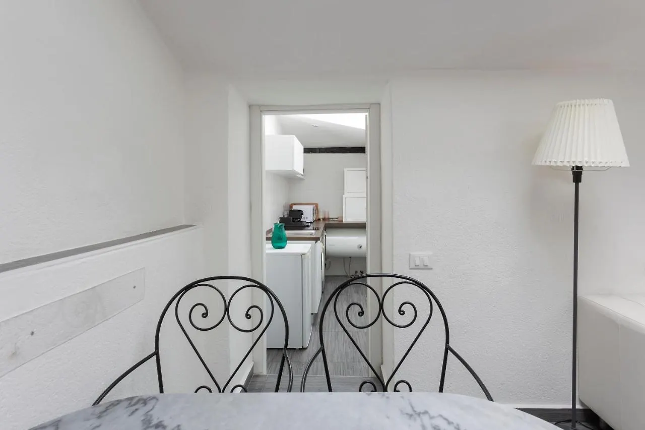 2 Bedroom 2 Bathroom Apt - Duomo 1 Milan 0*,  Italy